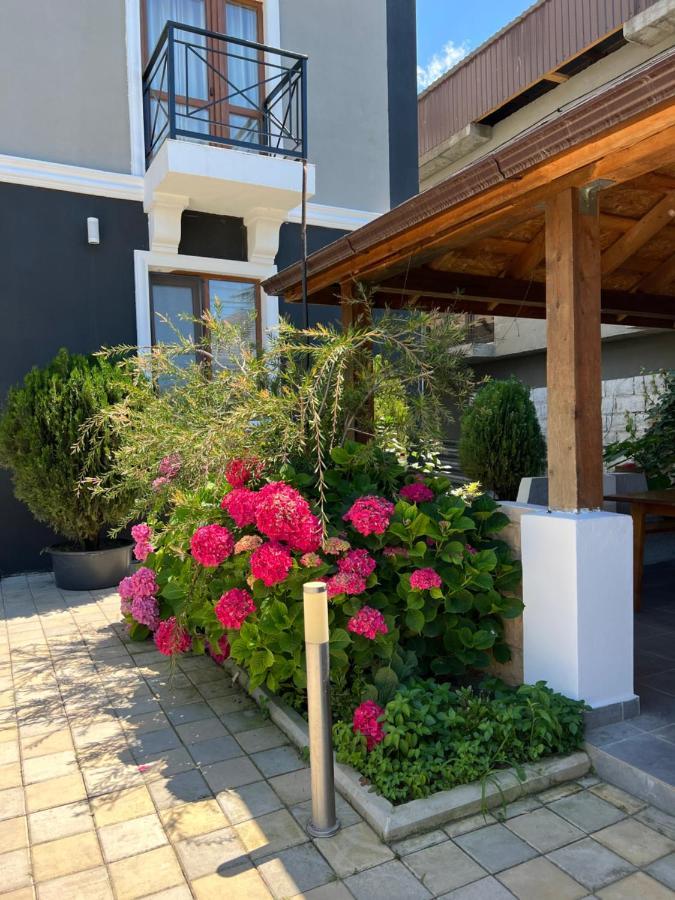 Hotel Golden Γκάγκρα Εξωτερικό φωτογραφία
