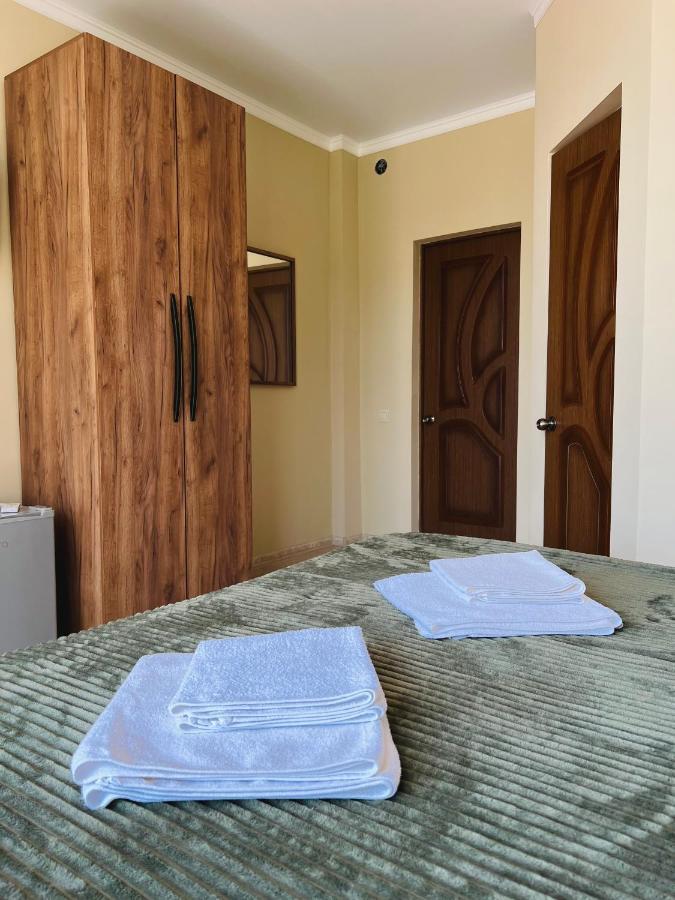Hotel Golden Γκάγκρα Εξωτερικό φωτογραφία