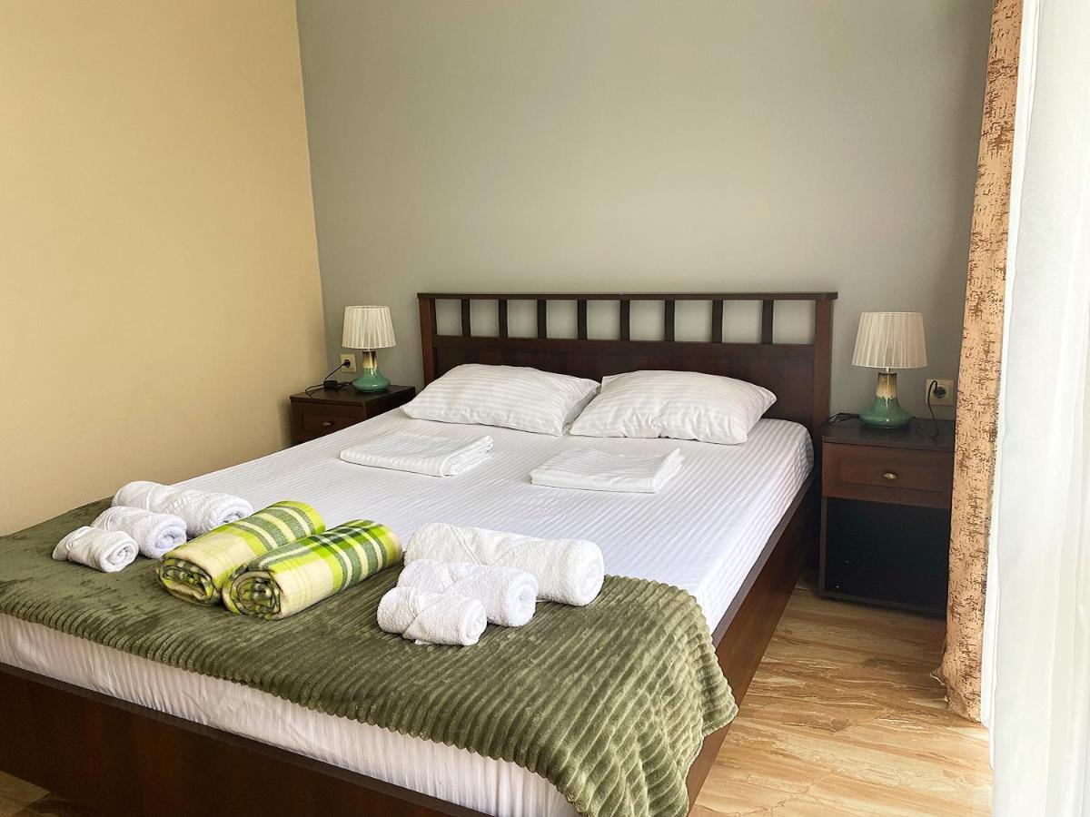 Hotel Golden Γκάγκρα Εξωτερικό φωτογραφία