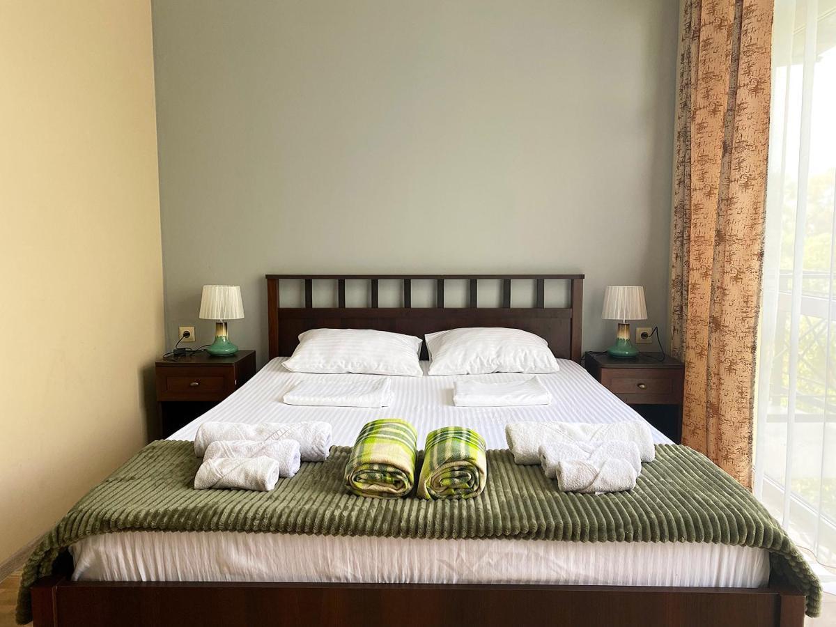 Hotel Golden Γκάγκρα Εξωτερικό φωτογραφία