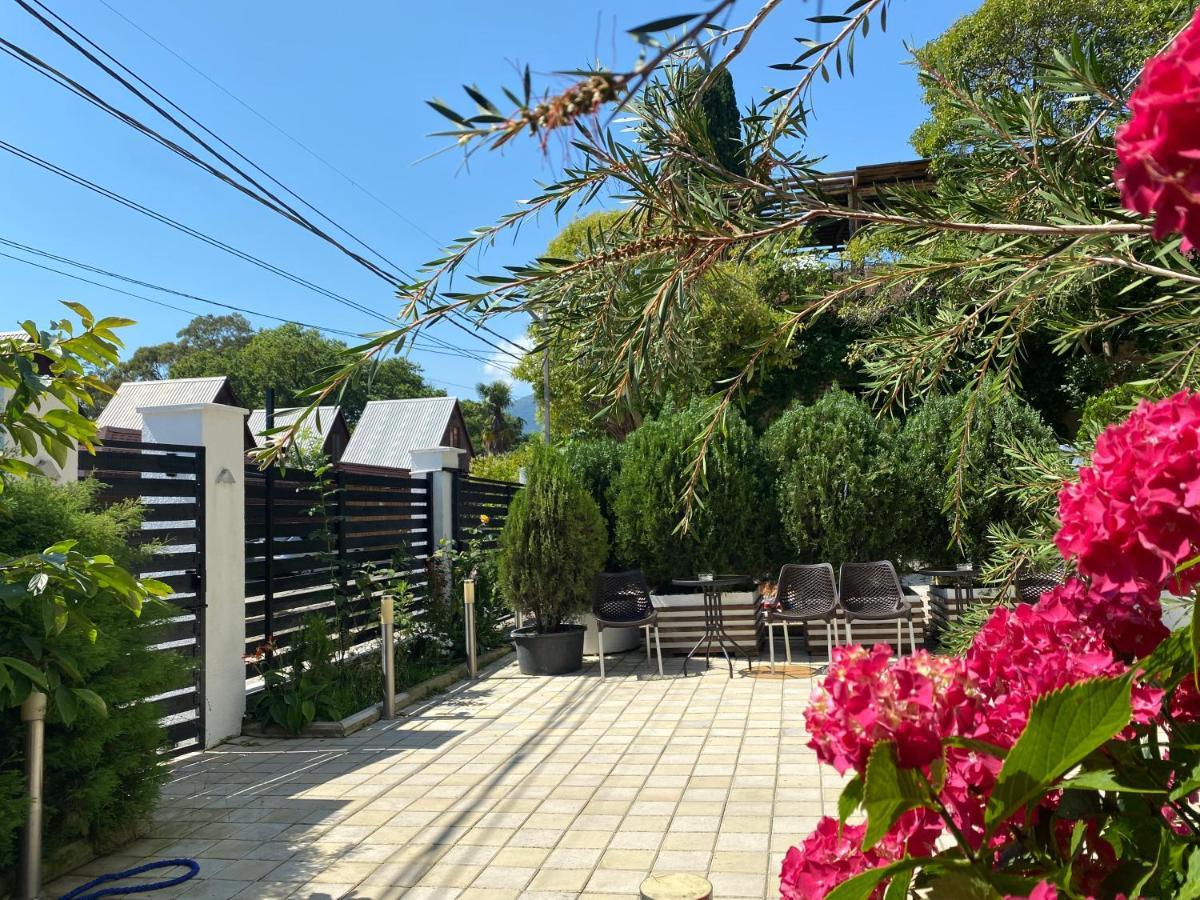 Hotel Golden Γκάγκρα Εξωτερικό φωτογραφία
